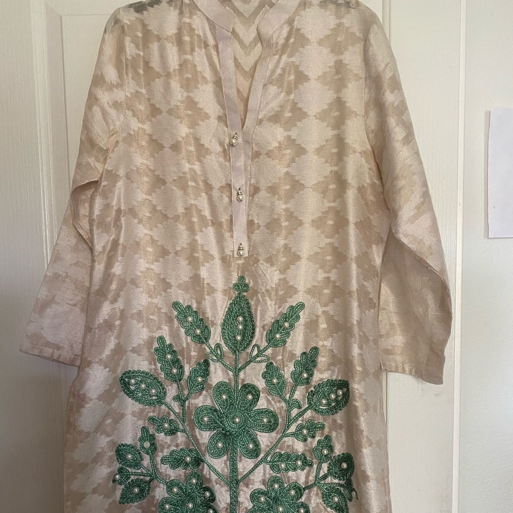Pakistani silk Kurti with off white/green color M